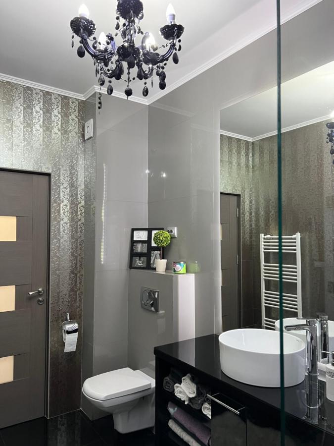 Luxurious Accommodation Floreşti Esterno foto