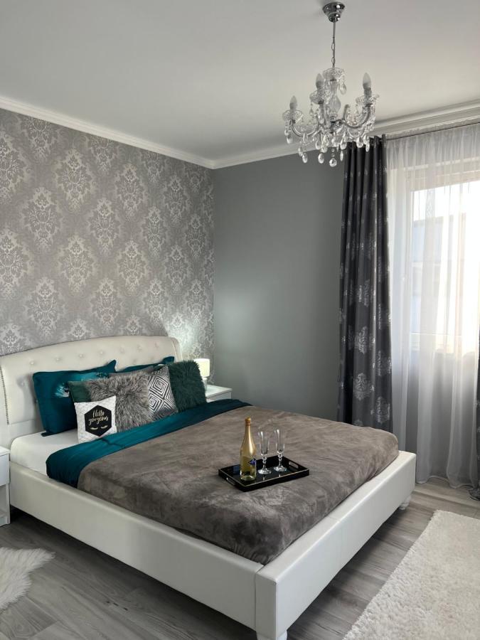 Luxurious Accommodation Floreşti Esterno foto
